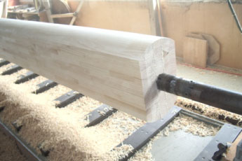 木材丸加工製造作業風景1